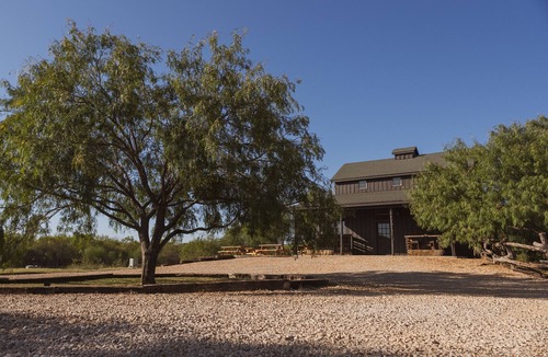 New Braunfels House | Hideaway Creek Rustic Cabin Escape on 3 Chicks Texas Longhorn Ranch