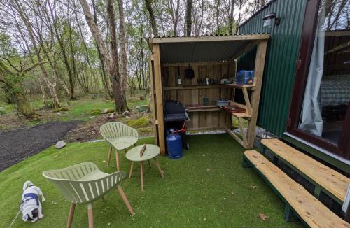 Criccieth Other | Hideaway Glamping cabin- Caban cudd