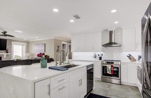 University House | Hideaway Haven Getaway-W/Patio, Lounge Deck & Grill