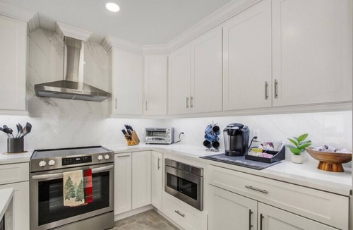 University House | Hideaway Haven Getaway-W/Patio, Lounge Deck & Grill