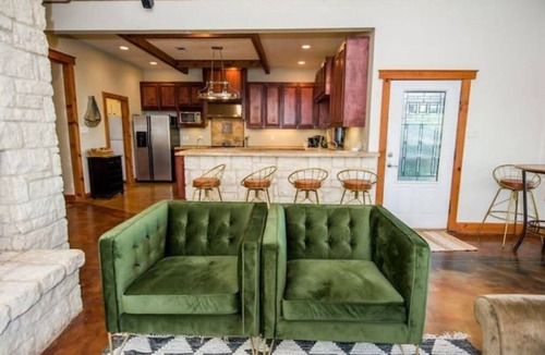 Carolyn Estates House | Hideaway Lodge On Cedar Creek Lake