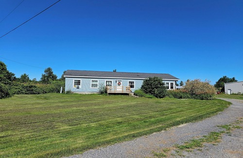 Three Mile Bay House | Hideaway Lodge