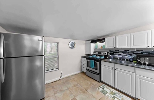 Arlington House | Hideaway Nest Saver, Long-Term Skylights, Washer and Dryer