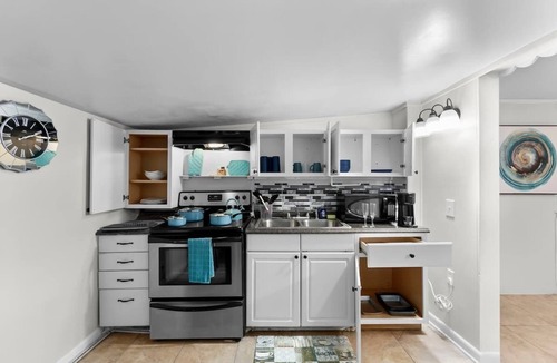 Arlington House | Hideaway Nest Saver, Long-Term Skylights, Washer and Dryer