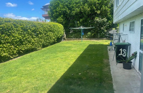 Tauranga South Apartment | Hideaway on The Avenues