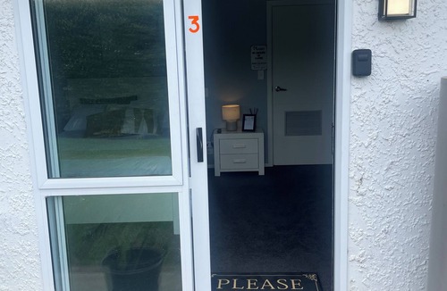 Tauranga South Apartment | Hideaway on The Avenues