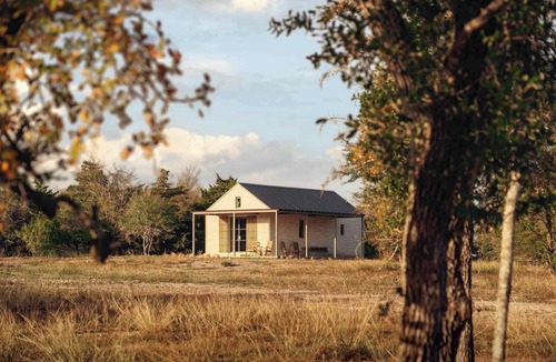 Round Top House | Hideaway Round Top | Woodlands Cottage | Pool, Fire Pit & Pond