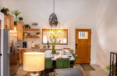 Eagle Rock House | Hideaway South Secluded & Dog-Friendly on Table Rock Lake-close to Eureka Sprngs