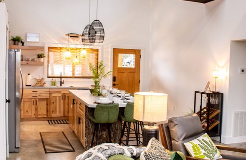 Eagle Rock House | Hideaway South Secluded & Dog-Friendly on Table Rock Lake-close to Eureka Sprngs