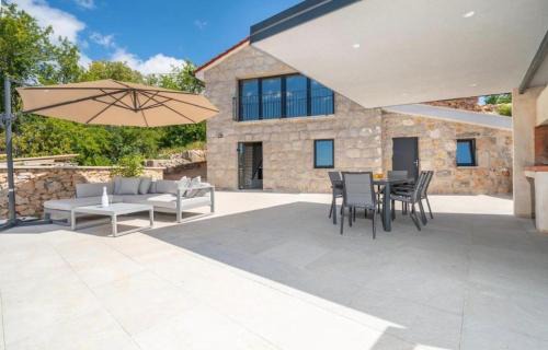 Prolozac Villa | Hideaway Stonehouse pool for 2 Dalmatia Imotski