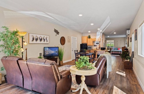 Sagle Condo | Hideaway Suite in Sagle