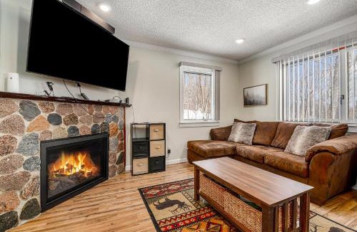 Harbor Springs Apartment | Hideaway Valley Condo 36