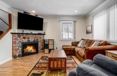 Harbor Springs Apartment | Hideaway Valley Condo 36