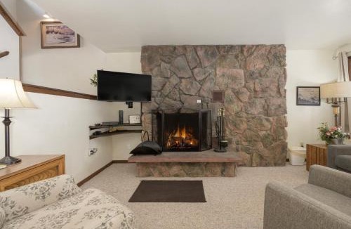 Winter Park Villa | Hideaway Village Alpine 4
