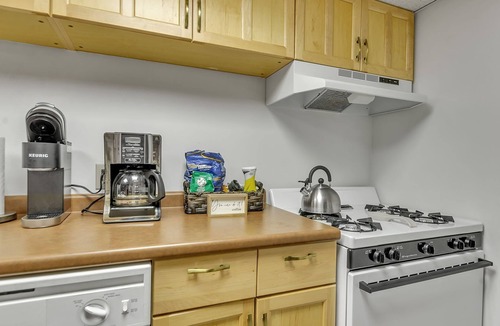 Ellicottville Apartment | Hideaway Walk to Town & Slopes Hot Tub