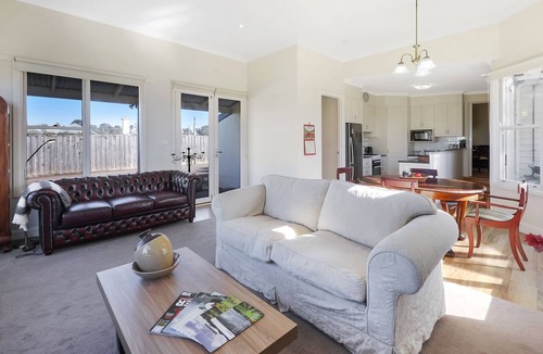 Warrnambool House | HiderWay - Perched overlooking Warrnambool's landmarks