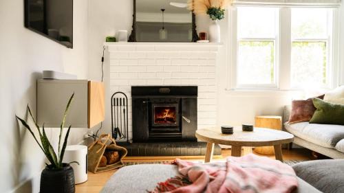 Hepburn Springs House | Higgins House