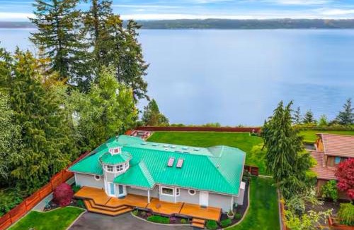 Camano Island House | High-Bank Haven