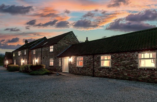 Beverley House | High Barn, Beverley. Quality barn conversion with great views - 6 bedrooms