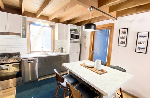 Dinner Plain Ski Chalet | High Bernation Haus - Dinner Plain