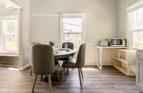 Pasadena Apartment | High Ceiling 1BR Craftsman – Walkable Pasadena Gem