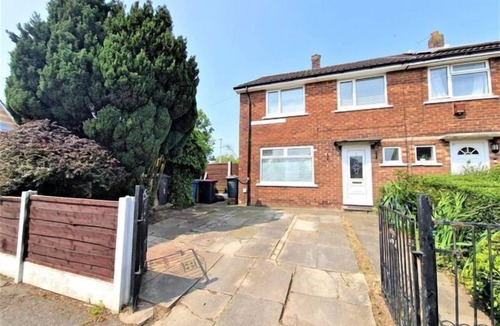 Little Hulton House | High Class Accomodation 1