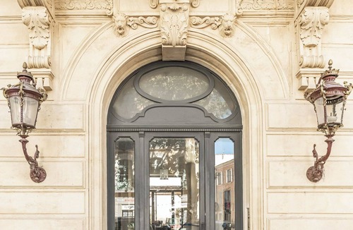 Convention Apartment | High-class apartment near the Halles de Narbonne -Local bike -Autonomous arrival