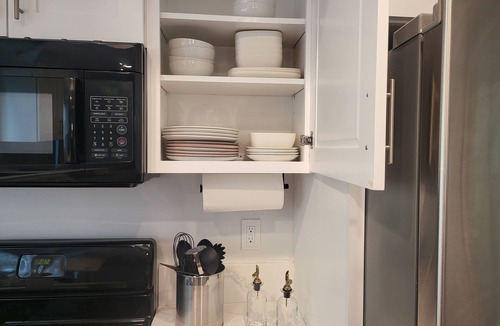 Victorville House | High Desert Dream 3bd/3bth, sleeps 8, fast Wi-Fi, smart TVs in all bedrooms