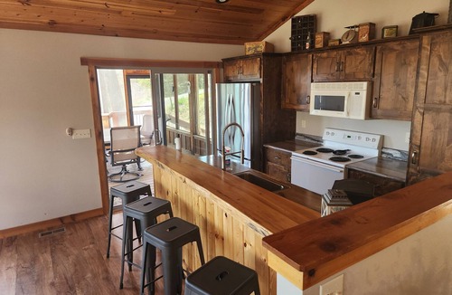 Shell Knob House | High Dive Cabana a Serene 3-bedroom home in charming Shell Knob. Great location