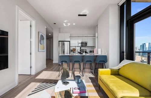West Loop Apartment | High-End 2BR Apartments in West Loop