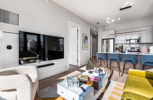 West Loop Apartment | High-End 2BR Apartments in West Loop