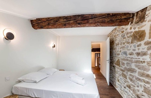 Old Lyon Apartment | High-end apartment overlooking the quays