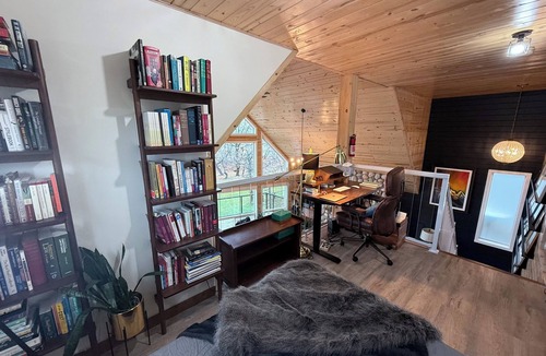 Manitoba Cabin | High-end cabin with a mix of vintage and modern touches.