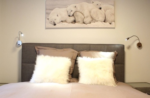 Lens Apartment | High-End & Central for up to 6 guests | Ambassadeurs