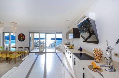 Lozica House | High end design luxurious villa,breathtaking view,private beach,local mangement