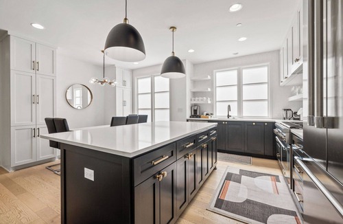 Tarrytown House | High-End Design + Private Pool - Sultana!
