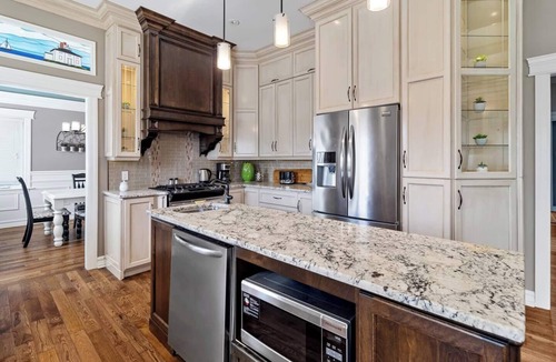 Terra Nova House | High-end Home with Great Features in Southlands