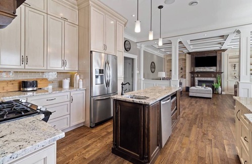 Terra Nova House | High-end Home with Great Features in Southlands