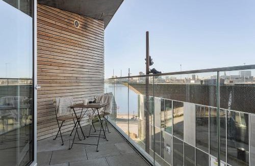 Aarhus C Apartment | High-End Marina Apt w Outdoor Areas & Free Parking