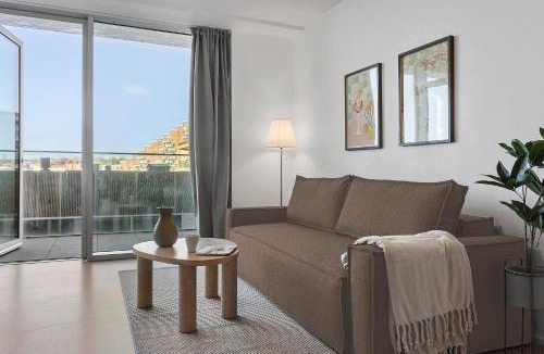 Aarhus C Apartment | High-End Marina Apt w Outdoor Areas & Free Parking