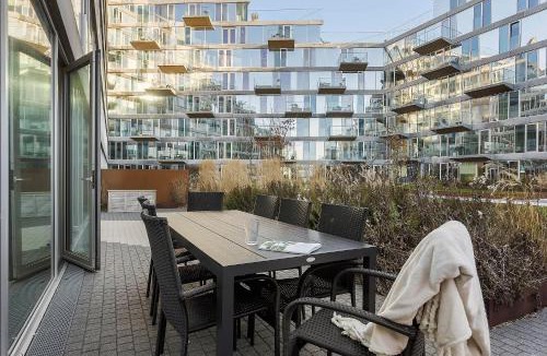 Aarhus C Apartment | High-End Marina Apt w Outdoor Areas & Free Parking