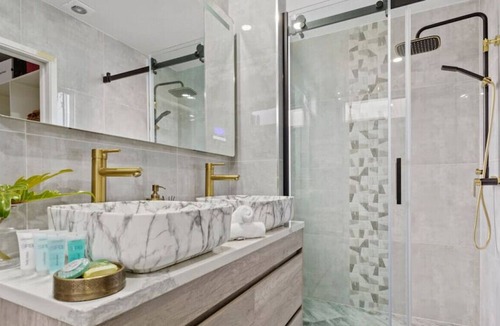 Hillsborough House | High-end Modern Villa Spa Pool & Harbour Views