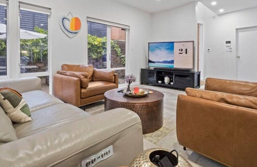 Hillsborough House | High-end Modern Villa Spa Pool & Harbour Views