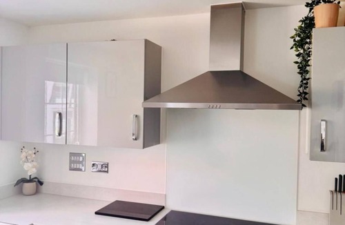 Ebbsfleet Valley House | HIGH END Spacious 4 Bed House - Free parking