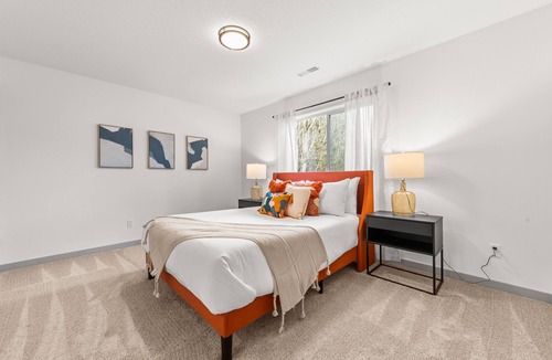 Pleasant Valley House | High End Townhome Near PDX