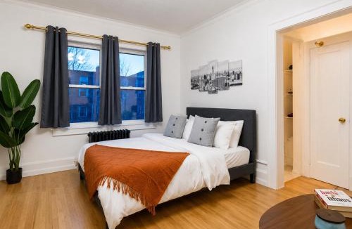 East Avenue Apartment | High Falls Studio TV Kitchen Downtown Rochester