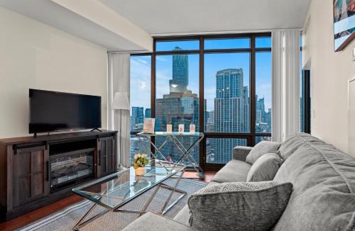 Bay Cloverhill Apartment | High Floor 1 Bedroom Condo City View Downtown Toronto