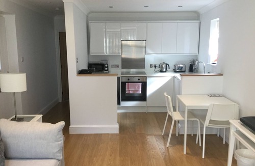 Botley House | High Hedges Apartments