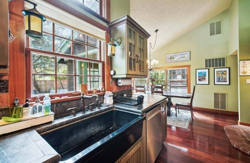 Downtown Cannon Beach House | High Jinks - New Listing!