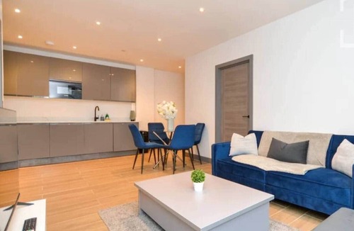 West Finchley Apartment | High Luxe Stay in London